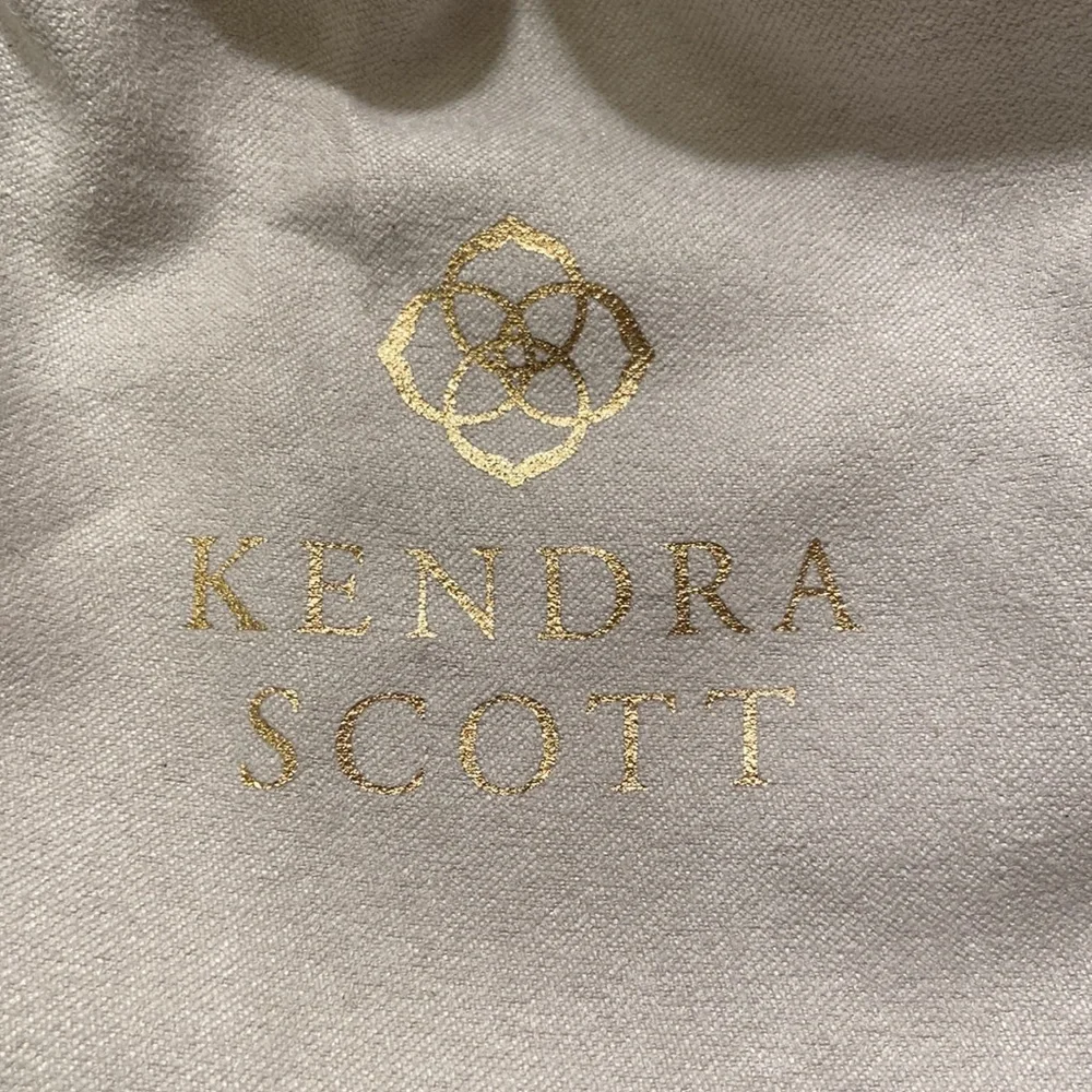 Kendra Scott Small Jewelry Dust Bag protective storage - Picture 3 of 3